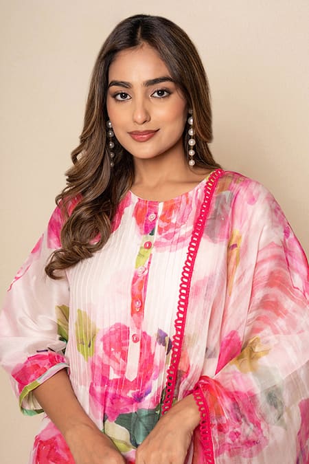 Buy_Kameez_Off White Chanderi, Cotton, Organza Lace Round Neck Pearl Rose Print Kurta Set _Online_at_Aza_Fashions