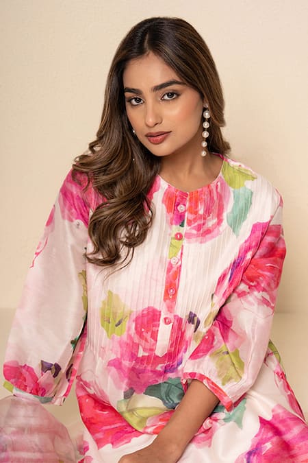 Shop_Kameez_Off White Chanderi, Cotton, Organza Lace Round Neck Pearl Rose Print Kurta Set _Online_at_Aza_Fashions
