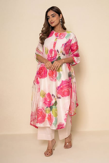Kameez_Off White Chanderi, Cotton, Organza Lace Round Neck Pearl Rose Print Kurta Set _at_Aza_Fashions
