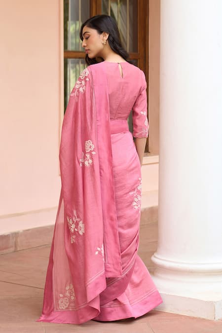 Vaayu Hibiscus Applique Saree With Blouse 