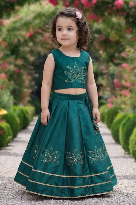 Buy_Maaikid_Pink Silk Zari, Beads, Embroidery, Tassels Ombre Woven Lehenga And Crop Top Set 