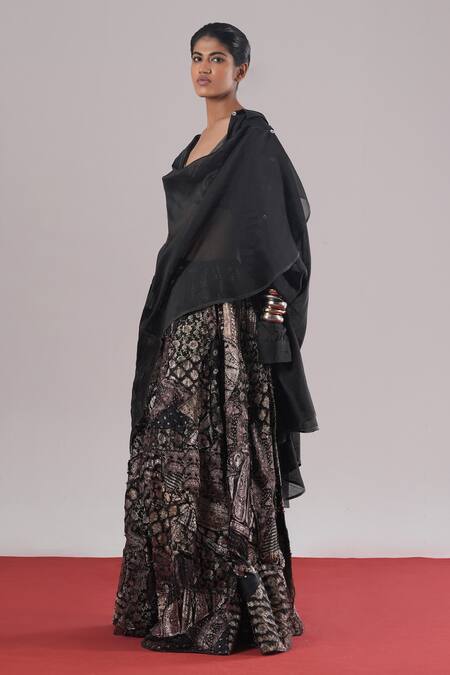 Urvashi Kaur_Black Brocade, Silk, Tissue, Tussar Sweetheart Neck Athena Woven Bralette _Online_at_Aza_Fashions