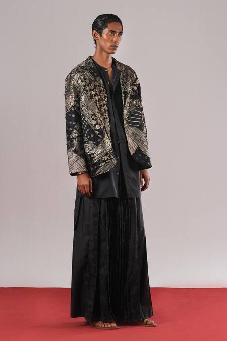 Urvashi Kaur_Black Brocade, Silk Patchwork, Metallic Thread Hoshi Blazer _Online_at_Aza_Fashions