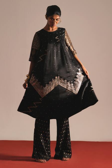 Buy_Urvashi Kaur_Black Brocade, Silk Metallic Thread, Foil Printing Suki A-line Midi Dress _Online_at_Aza_Fashions
