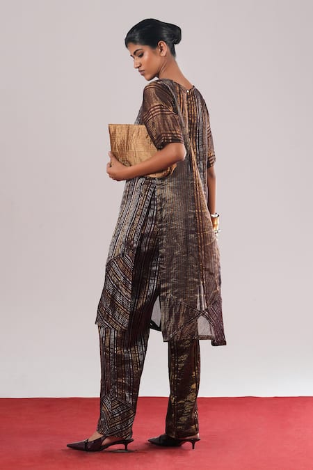 Urvashi Kaur Alis Zari Striped Panelled Kurta 