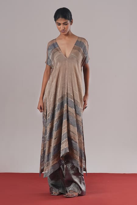 Urvashi Kaur Zen Striped Pattern Asymmetric Kurta 