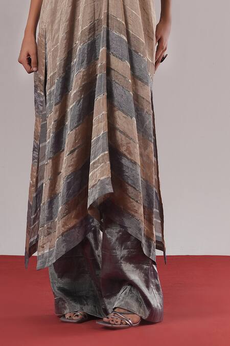 Urvashi Kaur_Grey Tissue, Silk Ilana Handwoven Wide Legged Pant _Online_at_Aza_Fashions