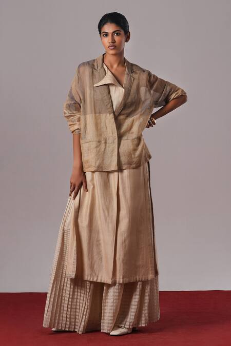 Urvashi Kaur_Gold Tissue, Silk V-neck Sabi Panelled Handwoven Jacket _Online_at_Aza_Fashions