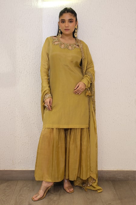 Label Deepshika Agarwal Hand Embroidered Kurta Palazzo Set 