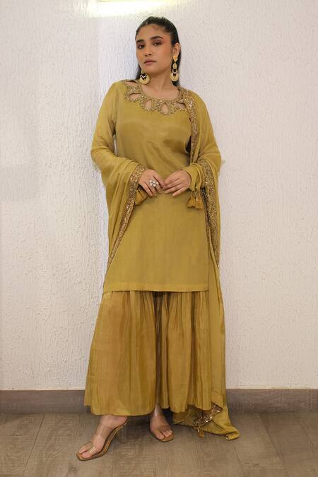 Shop_Label Deepshika Agarwal_Yellow Tissue Embroidery, Tassels, Zari Round Neck Hand Kurta Palazzo Set _Online_at_Aza_Fashions