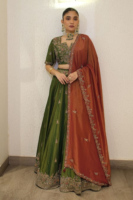 Label Deepshika Agarwal Hand Embroidered Lehenga Blouse Set 