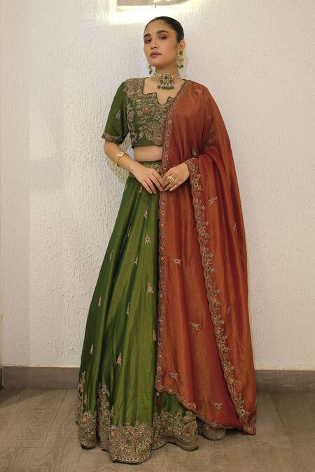 Buy_Label Deepshika Agarwal_Green Tissue Embroidery, Zari Sweetheart Neck Hand Lehenga Blouse Set _Online_at_Aza_Fashions
