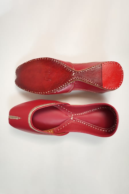 Loryphilory_Red Leaf Accent Handcrafted Jutti _Online_at_Aza_Fashions