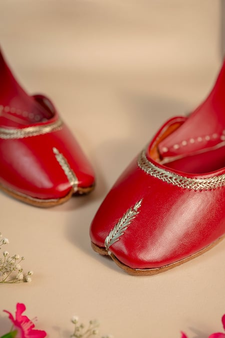 Buy_Loryphilory_Red Leaf Accent Handcrafted Jutti _Online_at_Aza_Fashions