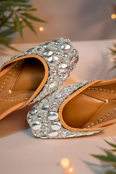 Buy_Loryphilory_Black Stone And Mirror Work Jutti _Online_at_Aza_Fashions