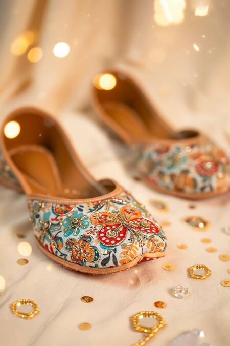 Loryphilory_White Floral Butterfly Embroidered Jutti _Online_at_Aza_Fashions