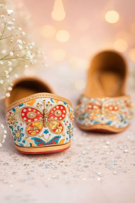 Buy_Loryphilory_White Floral Butterfly Embroidered Jutti _Online_at_Aza_Fashions