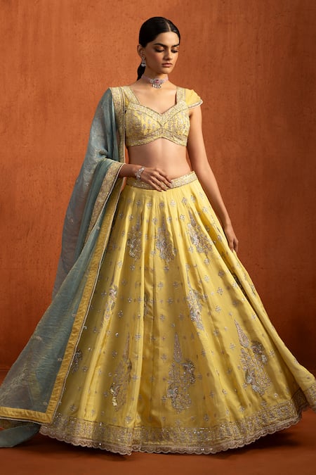 Lashkaraa Embroidered Motif Lehenga Blouse & Dupatta Set 