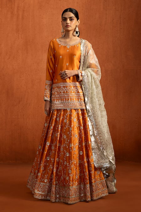Lashkaraa Embroidered Lehenga Kurta Set 