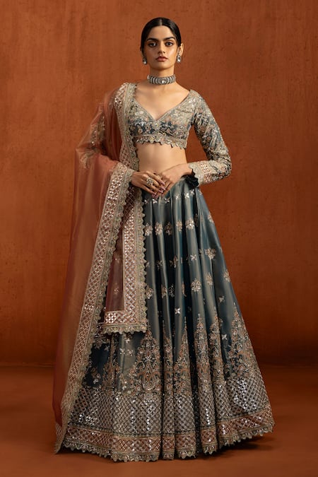 Lashkaraa Embroidered Lehenga Blouse Set 