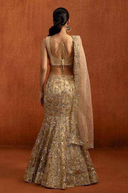 Lashkaraa Embroidered Fishcut Lehenga Set 