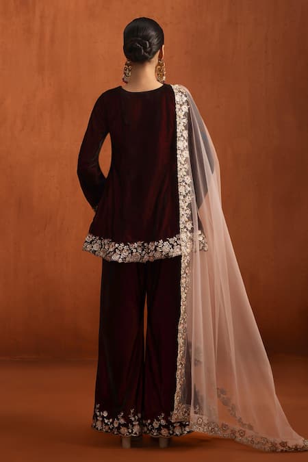 Lashkaraa Velvet Embroidered Kurta Pant Set 