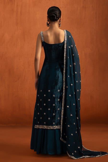 Lashkaraa Embroidered Kurta Sharara Set 