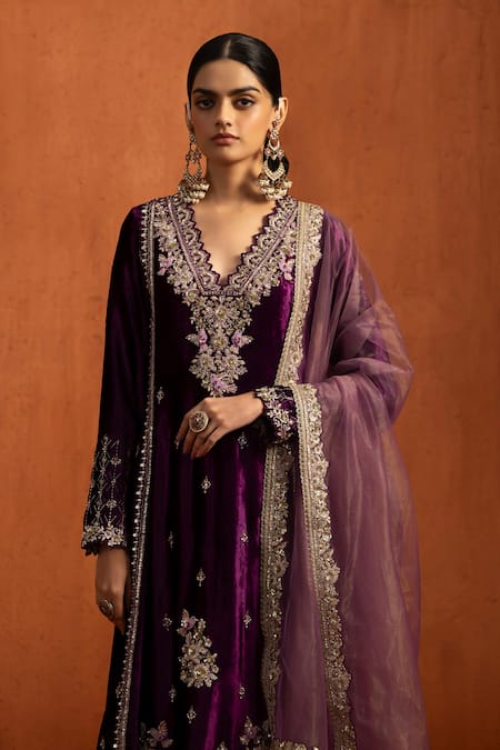 Shop_Lashkaraa_Purple Velvet Embroidery, Zari V-neck Kurta Pant Set _Online_at_Aza_Fashions