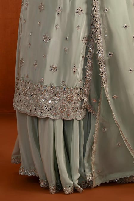 Buy_Lashkaraa_Green Viscose, Crepe Embroidery, Mirrors, Sequins Square Neck Butti Kurta Set _Online_at_Aza_Fashions