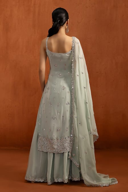 Lashkaraa Butti Embroidered Kurta Set 