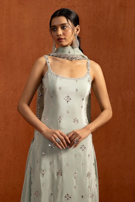 Lashkaraa_Green Viscose, Crepe Embroidery, Mirrors, Sequins Square Neck Butti Kurta Set _at_Aza_Fashions