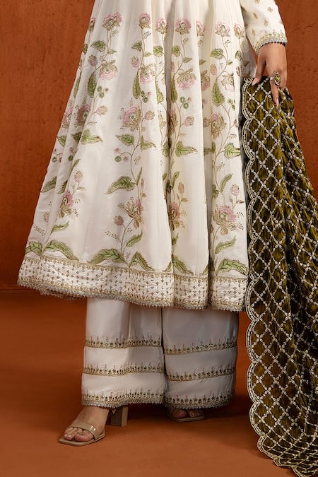 Lashkaraa_White Crepe, Silk Embroidery, Zari, Gota Patti, Floral Anarkali Palazzo Set _at_Aza_Fashions