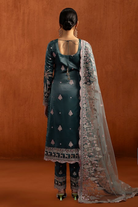 Lashkaraa Embroidered Kurta Pant Set 