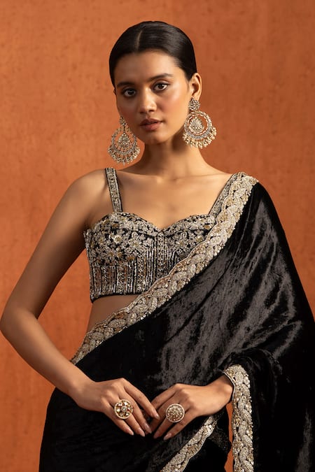 Buy_Lashkaraa_Black Viscose, Velvet Embroidery, Metallic Thread, Border Pre-draped Saree Set _Online_at_Aza_Fashions