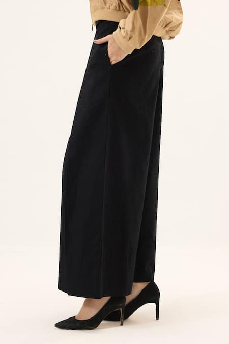 Kharakapas_Black Twill Void Front Pleat Trouser _at_Aza_Fashions