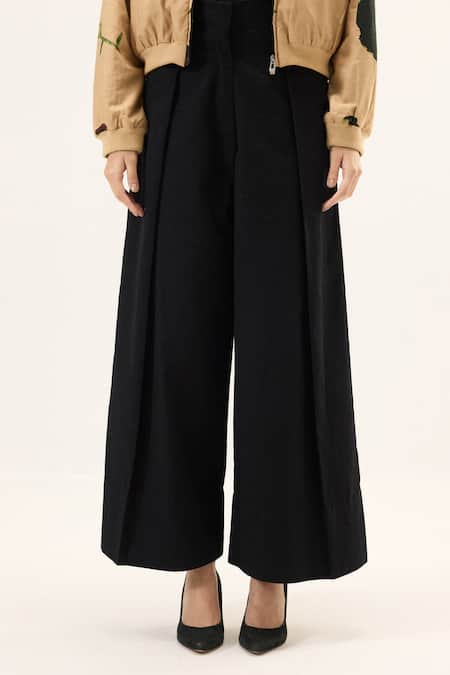 Buy_Kharakapas_Black Twill Void Front Pleat Trouser 
