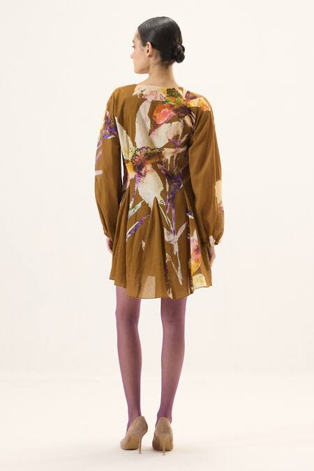 Kharakapas_Brown Muslin V-neck Grain Floral Print Dress _at_Aza_Fashions