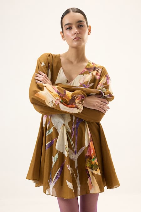 Shop_Kharakapas_Brown Muslin V-neck Grain Floral Print Dress 
