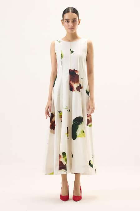 Kharakapas_White Oxford Round Neck Printed Dress _Online_at_Aza_Fashions