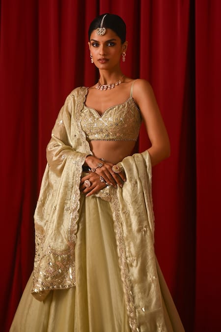 Buy_Lashkaraa_Green Tissue Embroidery, Sequins, Zari Sweetheart Neck Border Lehenga Set _Online_at_Aza_Fashions