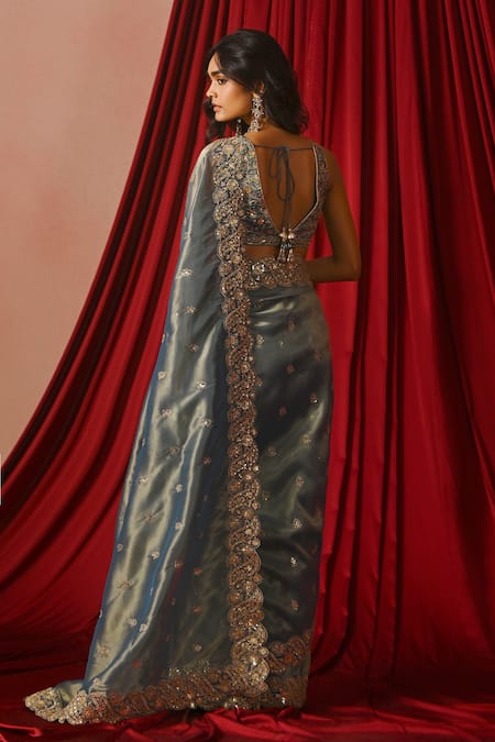 Lashkaraa Embroidered Saree With Blouse 