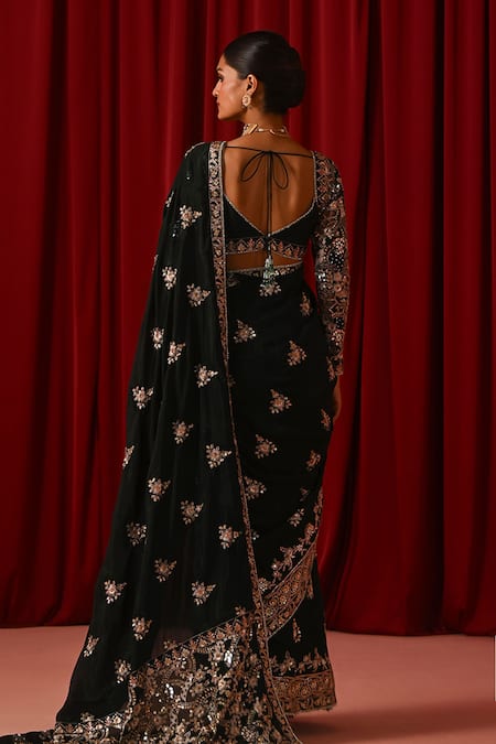 Lashkaraa Embroidered Silk Saree With Blouse 