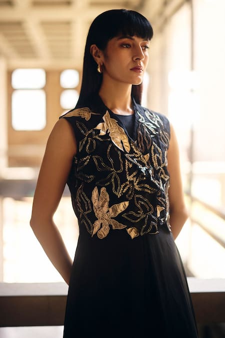 Studio Radical_Silk, Organza Applique, Embroidery Round Neck, Rg-az-097_sbyb5zgatyxb5k _Online_at_Aza_Fashions