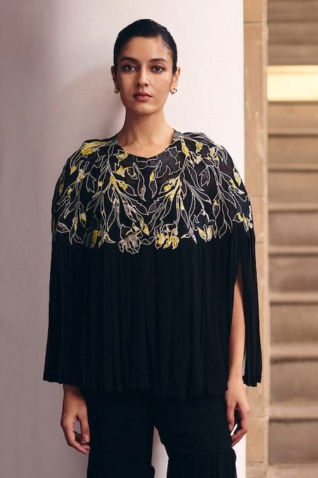 Studio Radical Black Georgette Round , Sweetheart Foliage Pleated Cape And Pant Set Online at Aza Fashions Studio Radical_Black Georgette Round , Sweetheart Foliage Pleated Cape And Pant Set _Online_at_Aza_Fashions