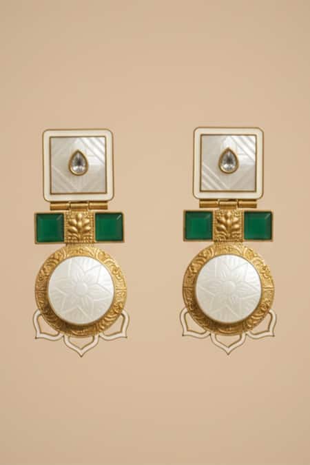 The Bling Girll Floral Shaped Earrings 