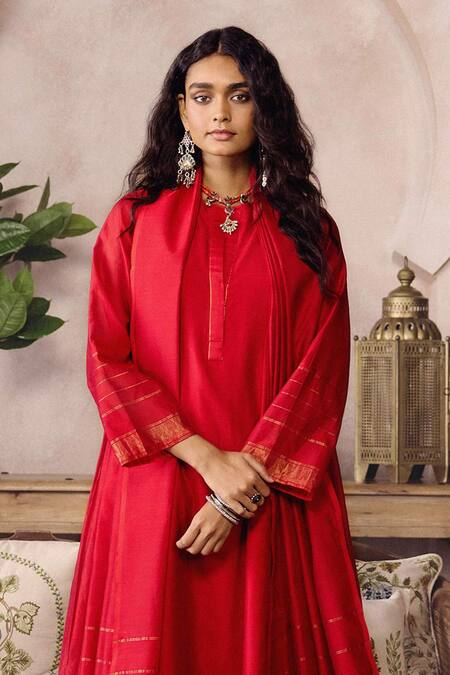 Grassroot By Anita Dongre_Red Cotton, Silk Round Neck Ruska Handwoven Maheshwari Kurta And Pant Set _Online_at_Aza_Fashions