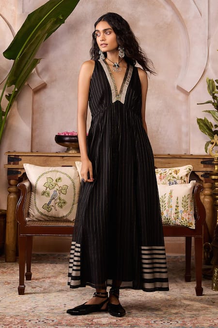 Grassroot By Anita Dongre Noctis Handwoven Maheshwari Dress 