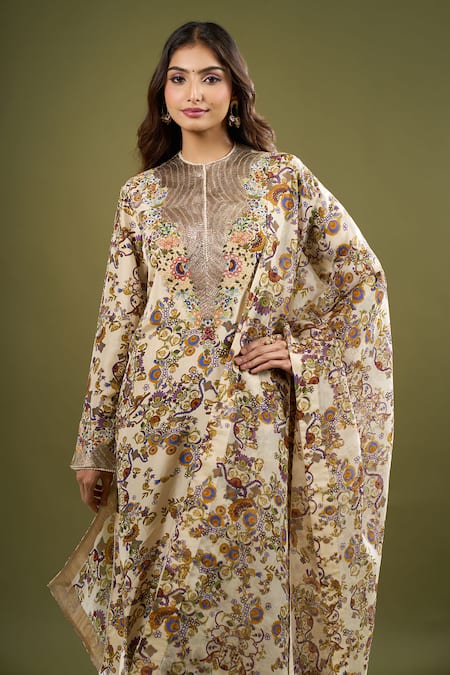 Anamika Khanna_Off White Embroidery, Sequins Mandarin Collar Printed Kurta Pant Set _at_Aza_Fashions