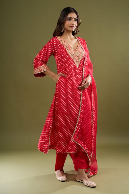 Shop_Sheetal Batra_Red Embroidery, Zari V-neck Gathered Kurta Set _Online_at_Aza_Fashions