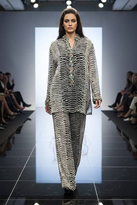 Nikita Mhaisalkar Byzantine Print Short Kurta & Pant Co-ord Set 